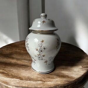 Elegant Floral Ceramic Vase with Gold Accents cherry blossom ginger gar . 10”